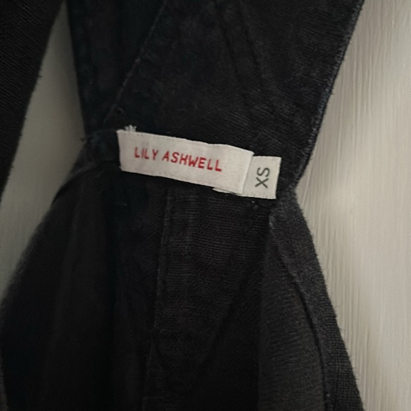 Lily Ashwell Black Linen Overalls - Picture 3 of 3
